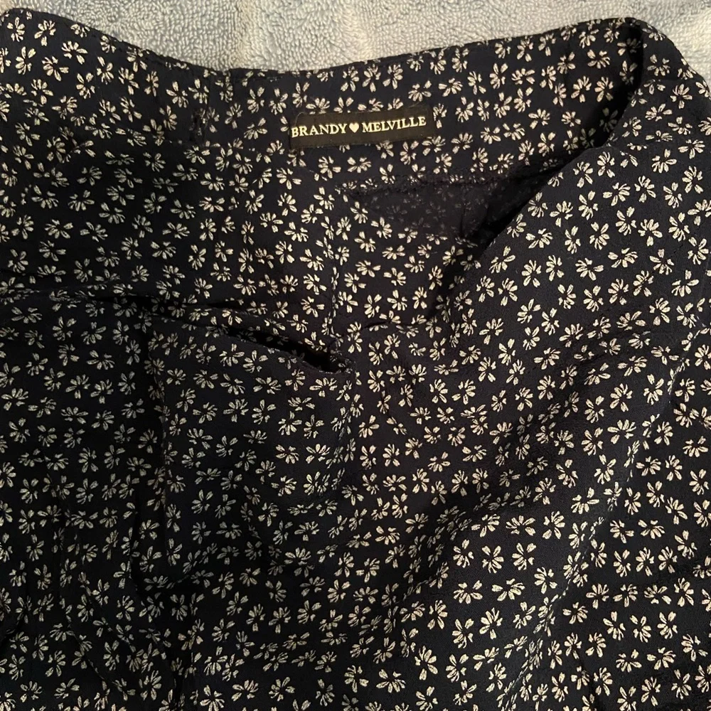 Brandy Melville genevive wrap skirt - Picture 5 of 6